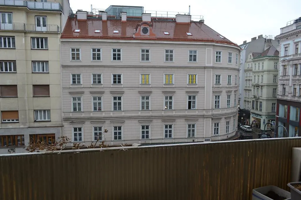 Goldfisch Apartment Hoher Markt Vienna