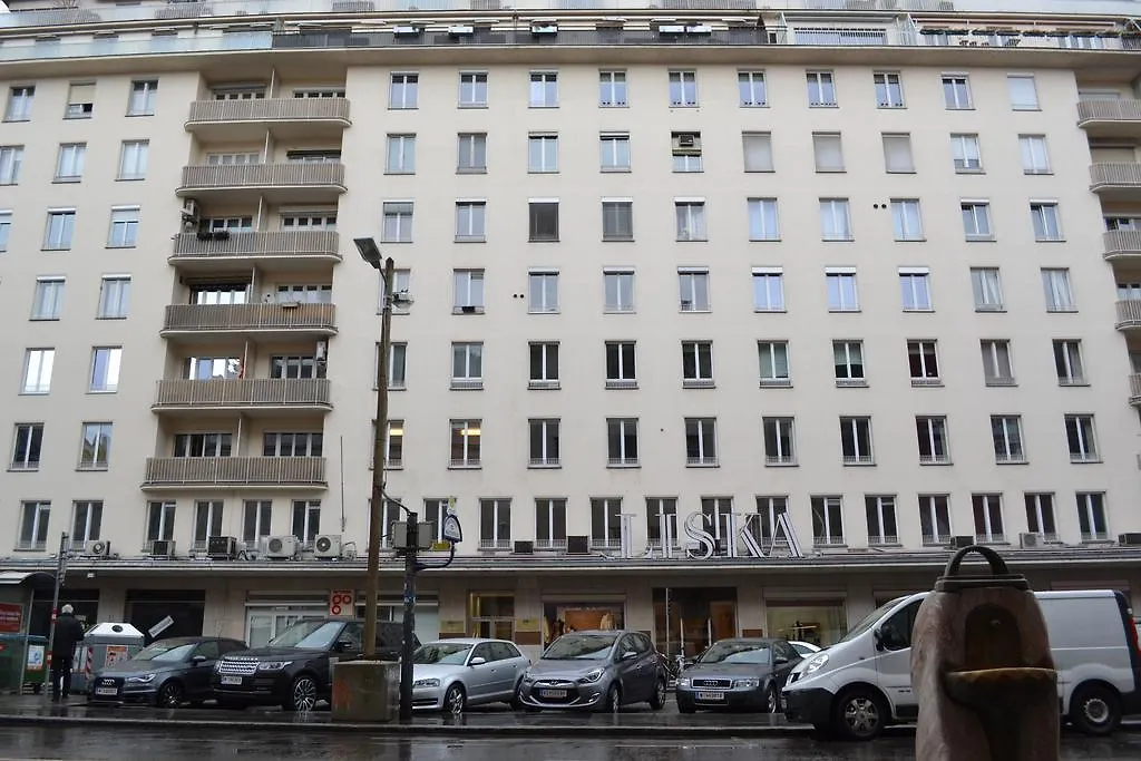 Goldfisch Apartment Hoher Markt Vienna